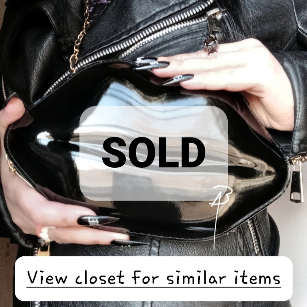 Patent Leather/Acrylic Lips Handbag w/ Removable Chain